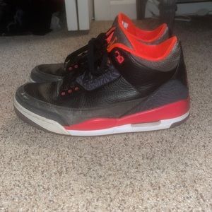 Jordan 3 crimson